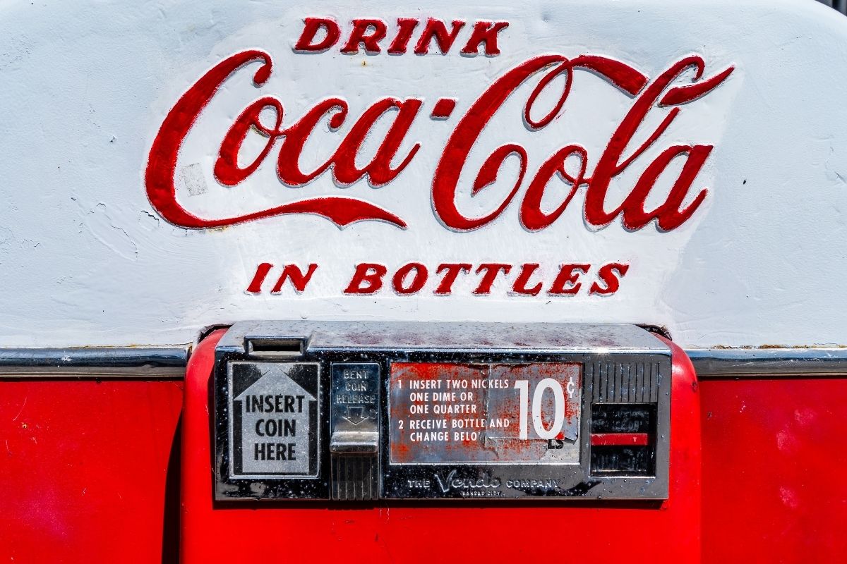coca cola marketing mix analysis image 02